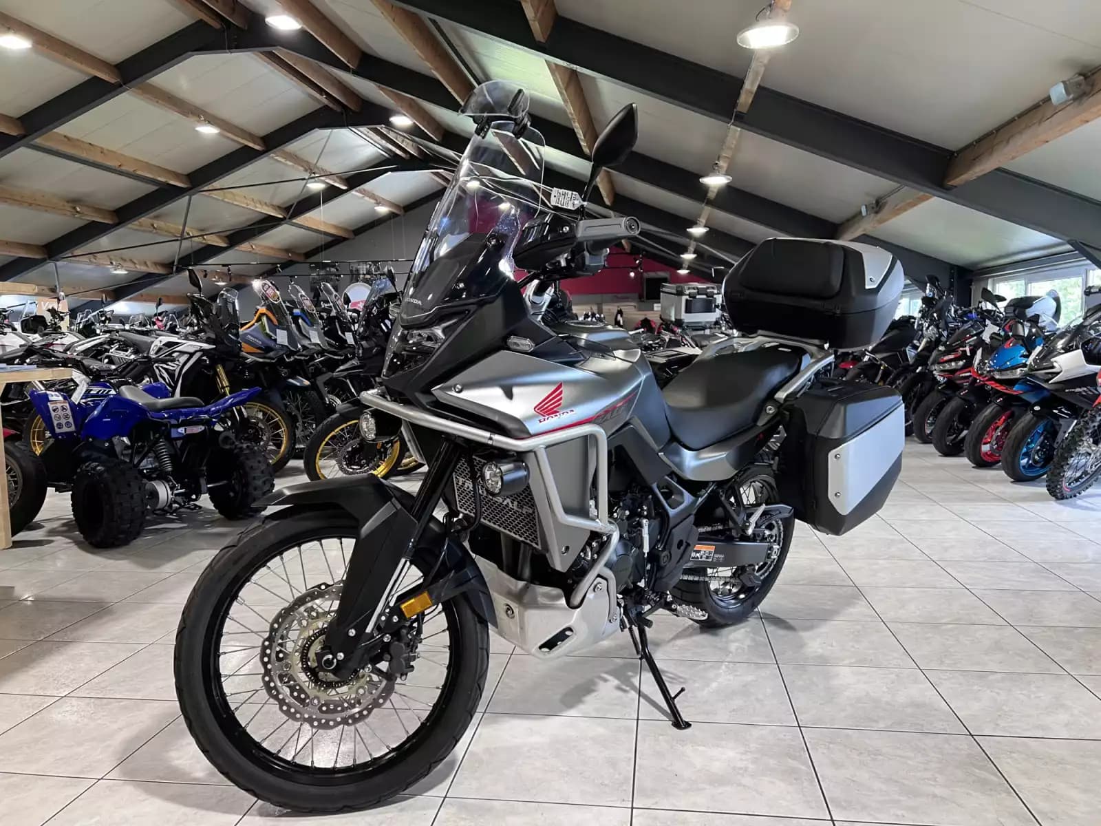 Honda Transalp 750 - Photo 1