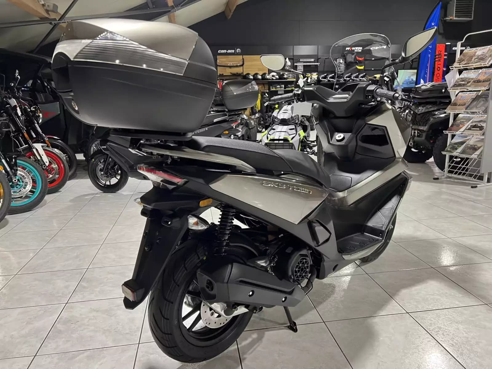 Kymco Skytown 50 - Photo 1