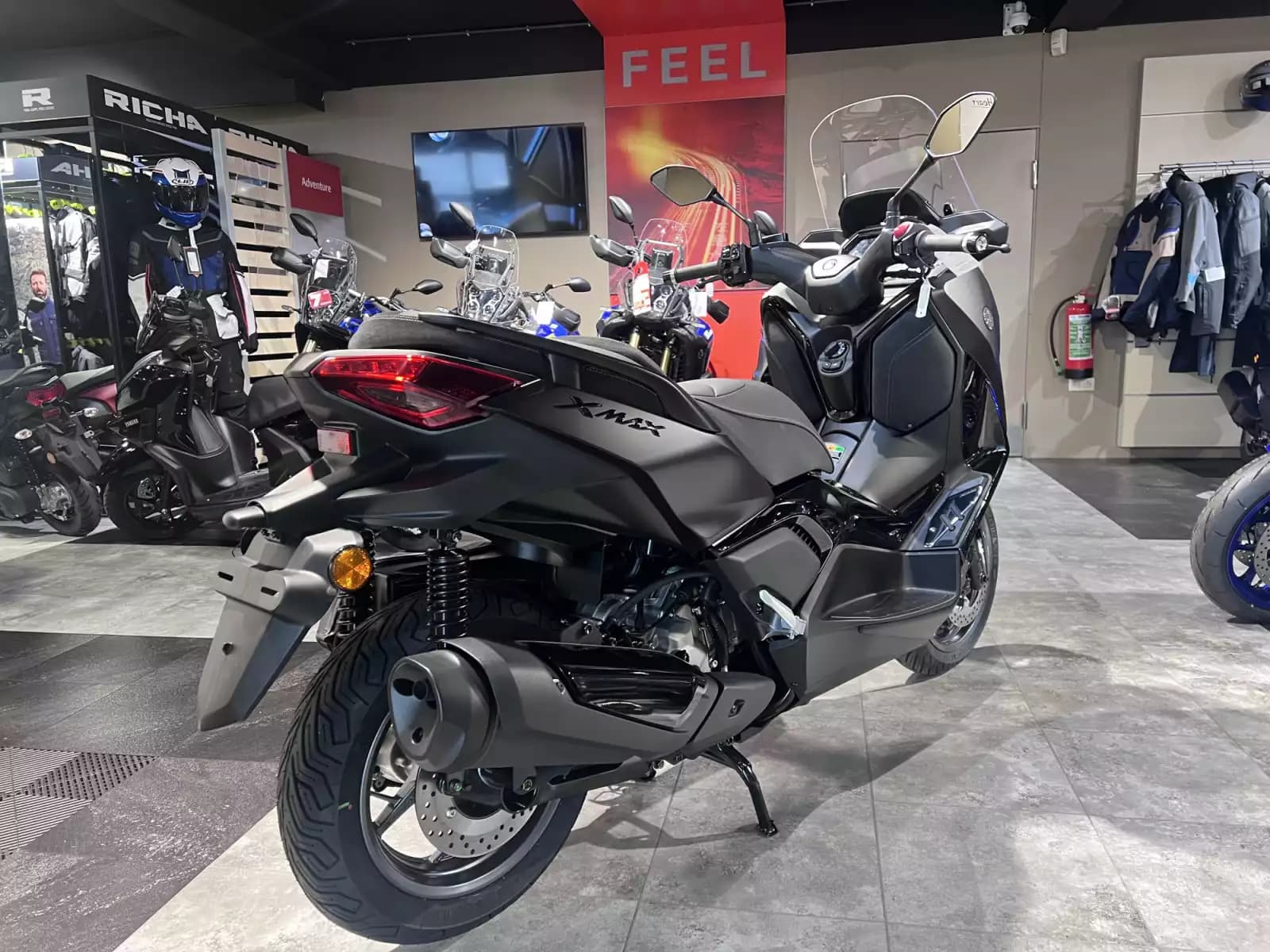 Yamaha X-Max 300 TECH MAX + - Photo 1