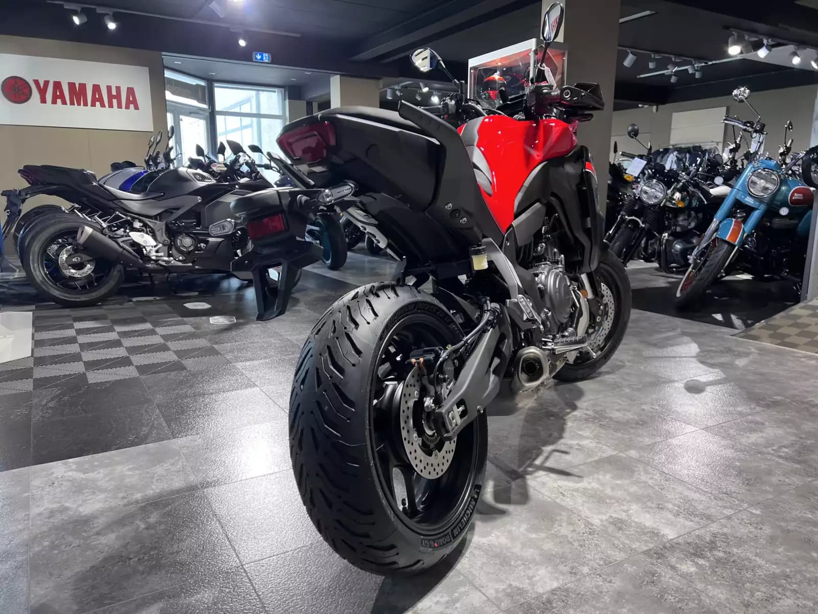 Yamaha Tracer 7 - Photo 1
