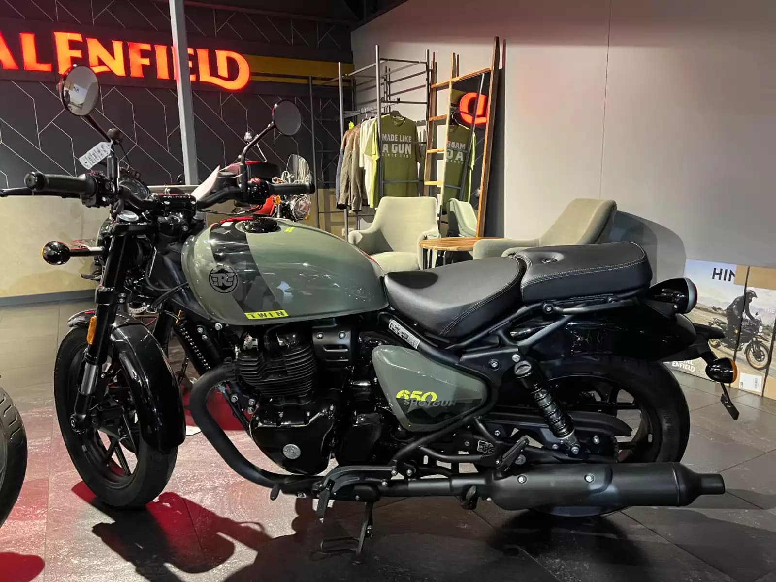 Royal Enfield Shotgun 650 green drill - Photo 1