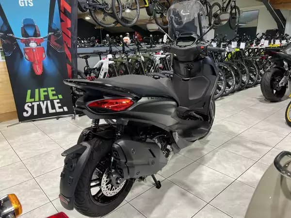 Piaggio Beverly 400 DEEP BLACK - Photo 2