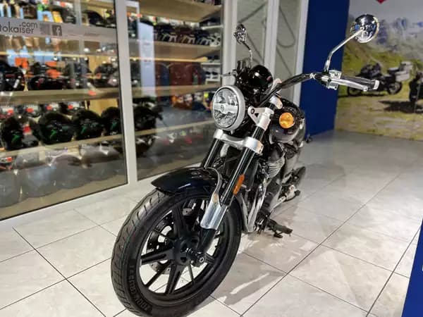 Royal Enfield Super Meteor 650 Noir Astral - Photo 2