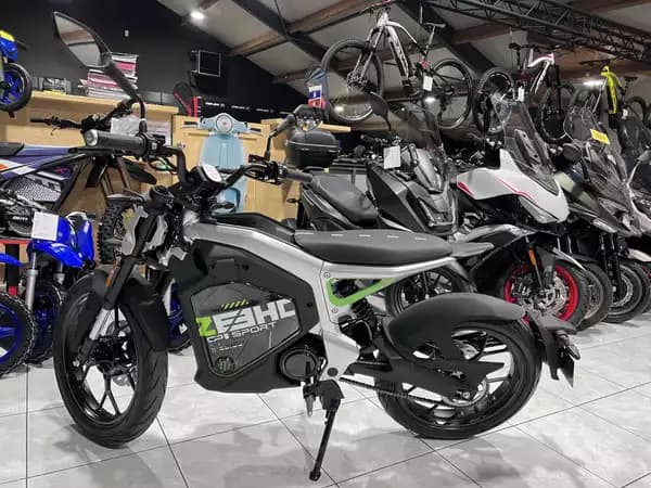 Zeeho C!ty Sport 3500 W ROAD autonomie 74 km homologuée 45 Km/h. - Photo 3