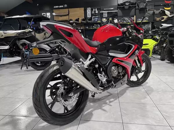 QJ Motor SRK 125 R - Photo 2