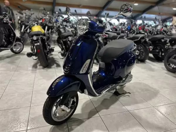 Vespa Primavera 125 - Photo 2