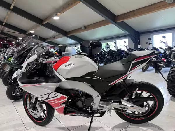 Aprilia RS 125 - Photo 3