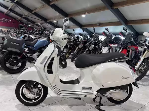 Vespa GTS Super Sport 310 - Photo 3
