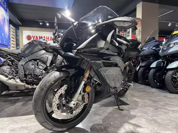 Yamaha R9 - Photo 2