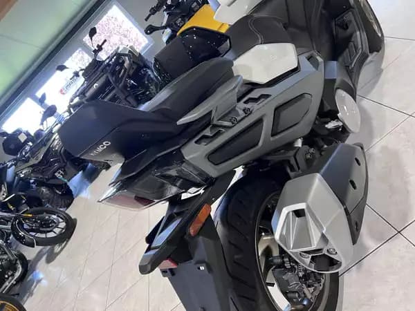 Kymco CV3 575 - Photo 3