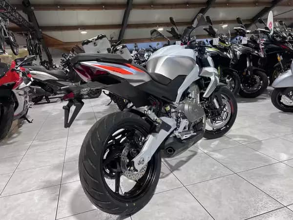 Aprilia TUONO 457 - Photo 2
