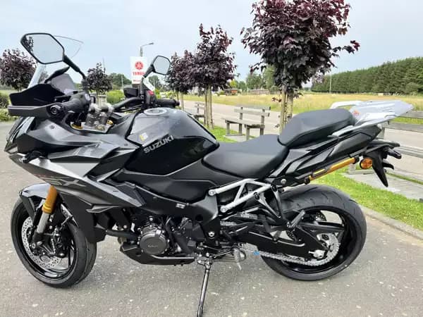 Suzuki GSX-S 1000GX - Photo 3