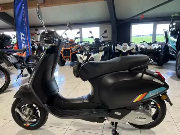 Vespa Primavera 125 S - Photo 3