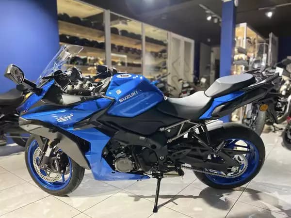 Suzuki GSX-S 1000GT - Photo 2