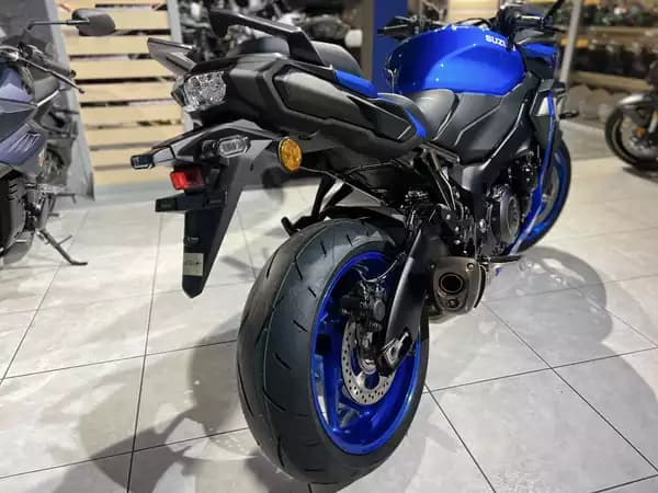 Suzuki GSX-S 1000GT - Photo 3