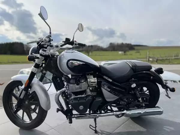 Royal Enfield Super Meteor 650 Gris Interstellaire - Photo 2