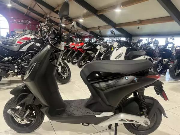 Piaggio 1 PLUS autonomie 68 km en mode WMTC et 100 km en mode ECO B 45km/h - Photo 3