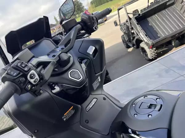 Yamaha TMAX 560 TECHMAX - Photo 3