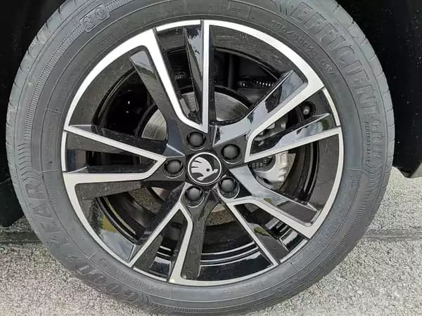 Skoda Fabia 1.5 TSi 150 DSG Monte Carlo - Photo 2
