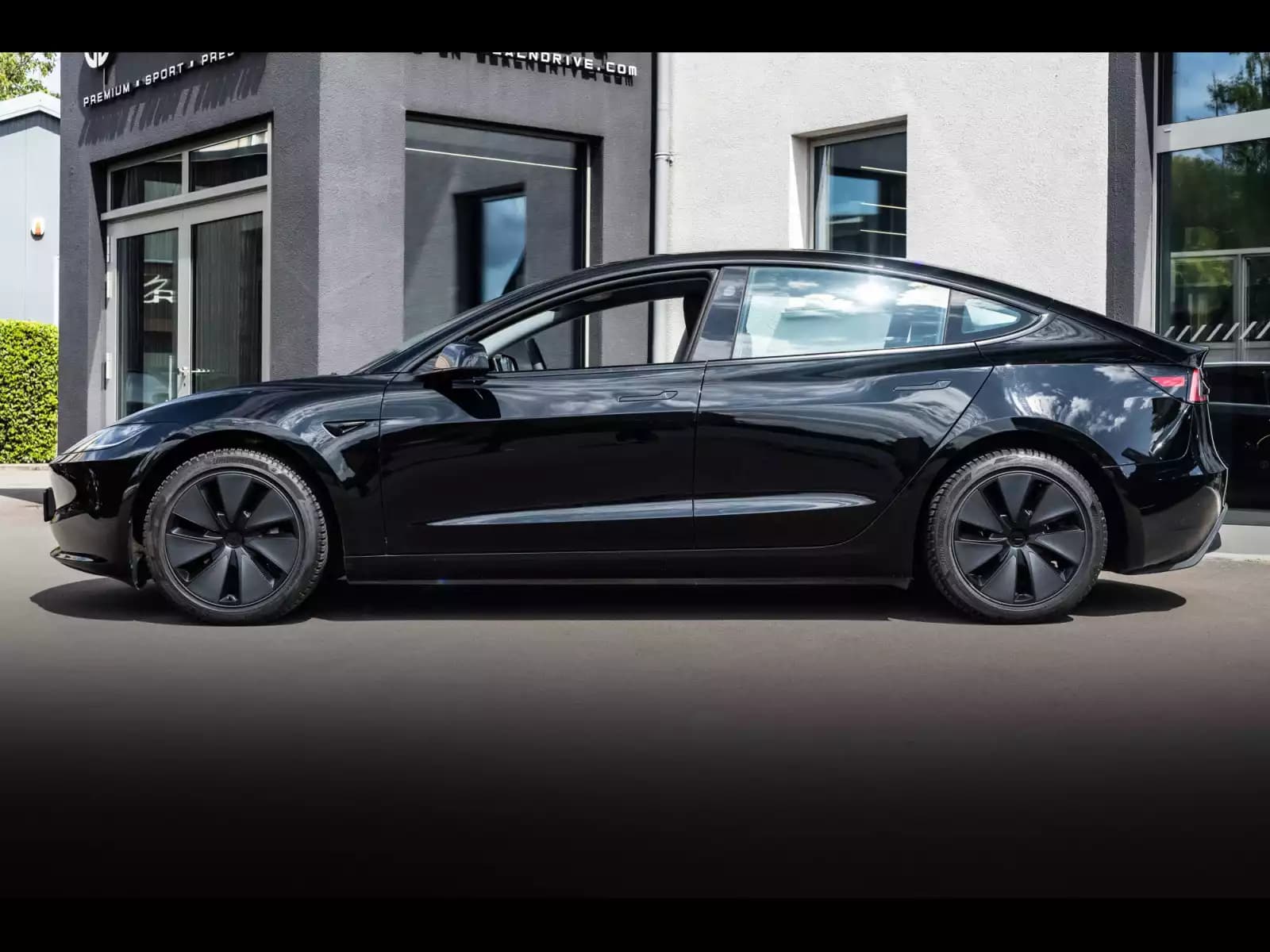 Tesla Model 3 HIGHLAND PREMIUM RWD - Photo 1