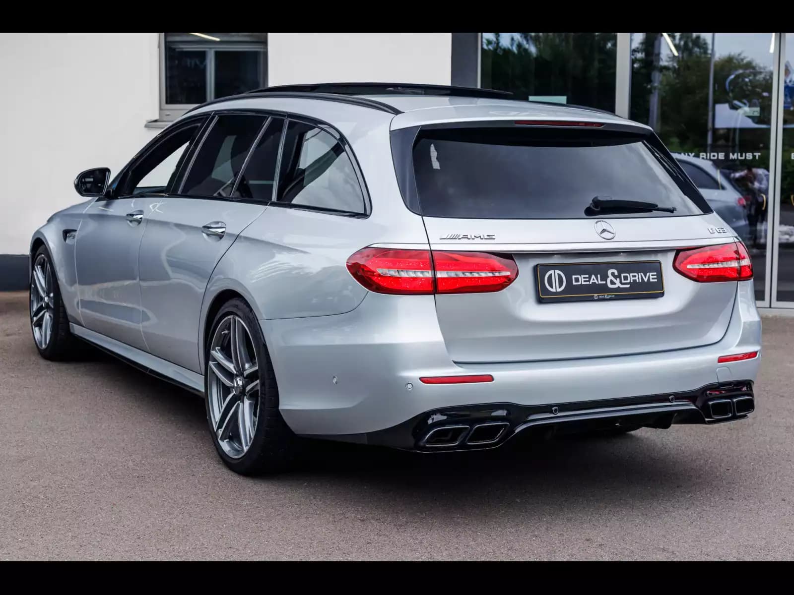 Mercedes-Benz E 63 AMG T-MODELL 4MATIC+ - Photo 1