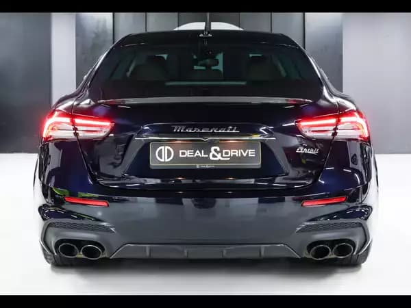 Maserati Ghibli TROFEO 3.8 V8 RWD (580 CH) – CARBON PACK INT / EXT - Photo 3