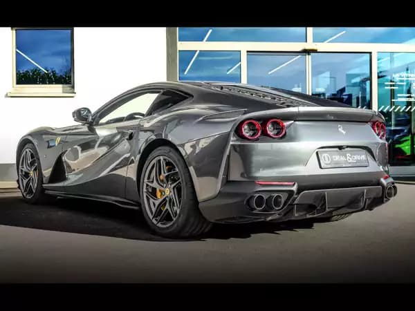 Ferrari 812 Superfast 6.5 V12 - Photo 2