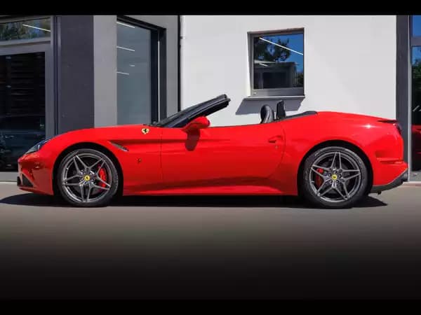 Ferrari California T 3.9 V8 (560 CH) - Photo 2