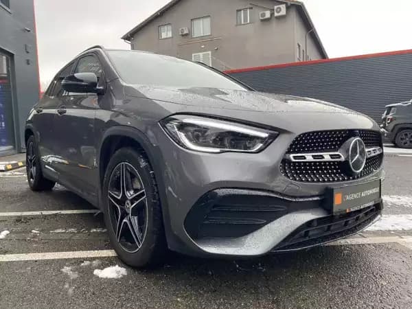 Mercedes-Benz GLA 200 AMG Line - Photo 3