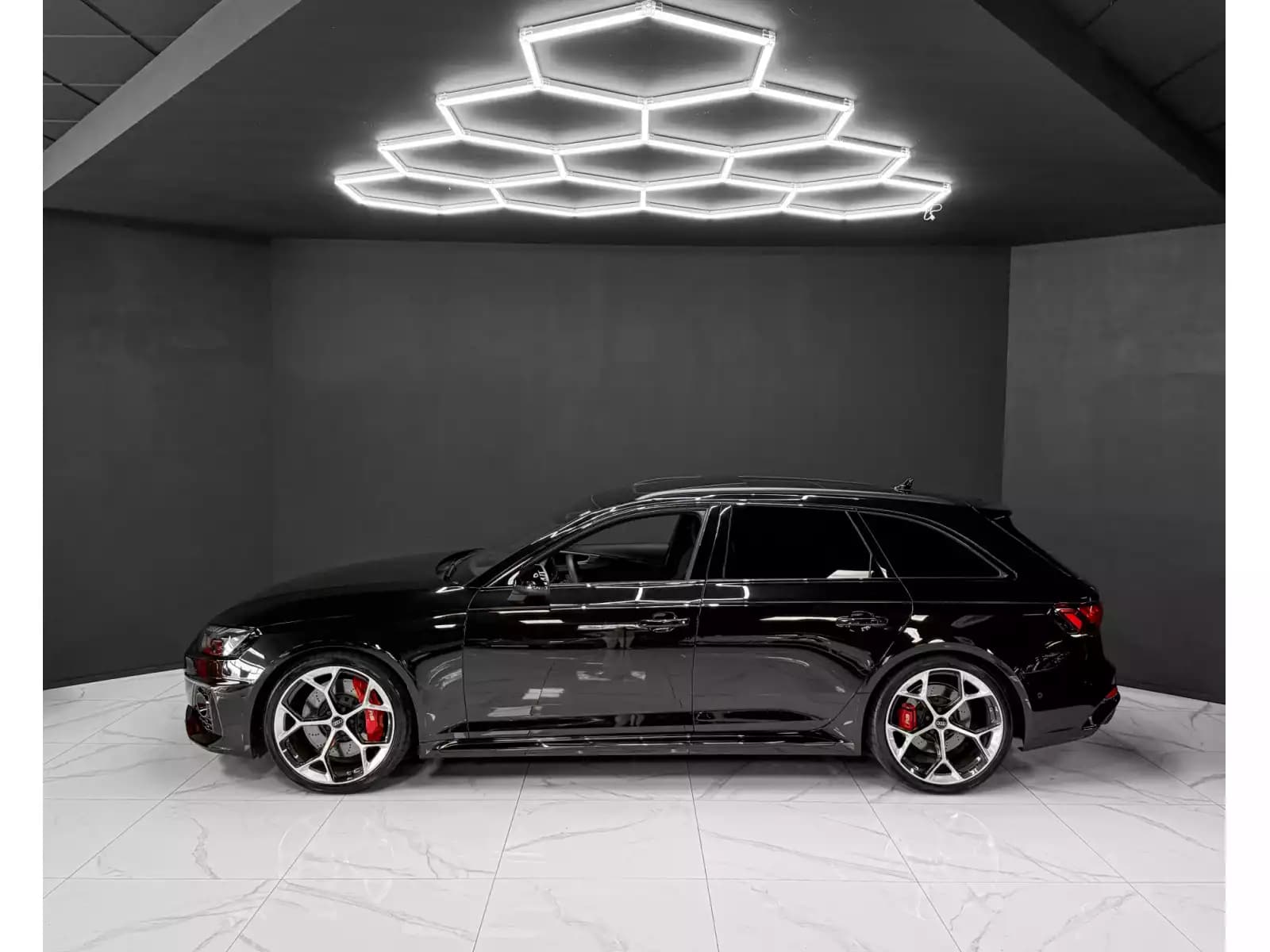Audi RS4 COMPETITION - Photo 1