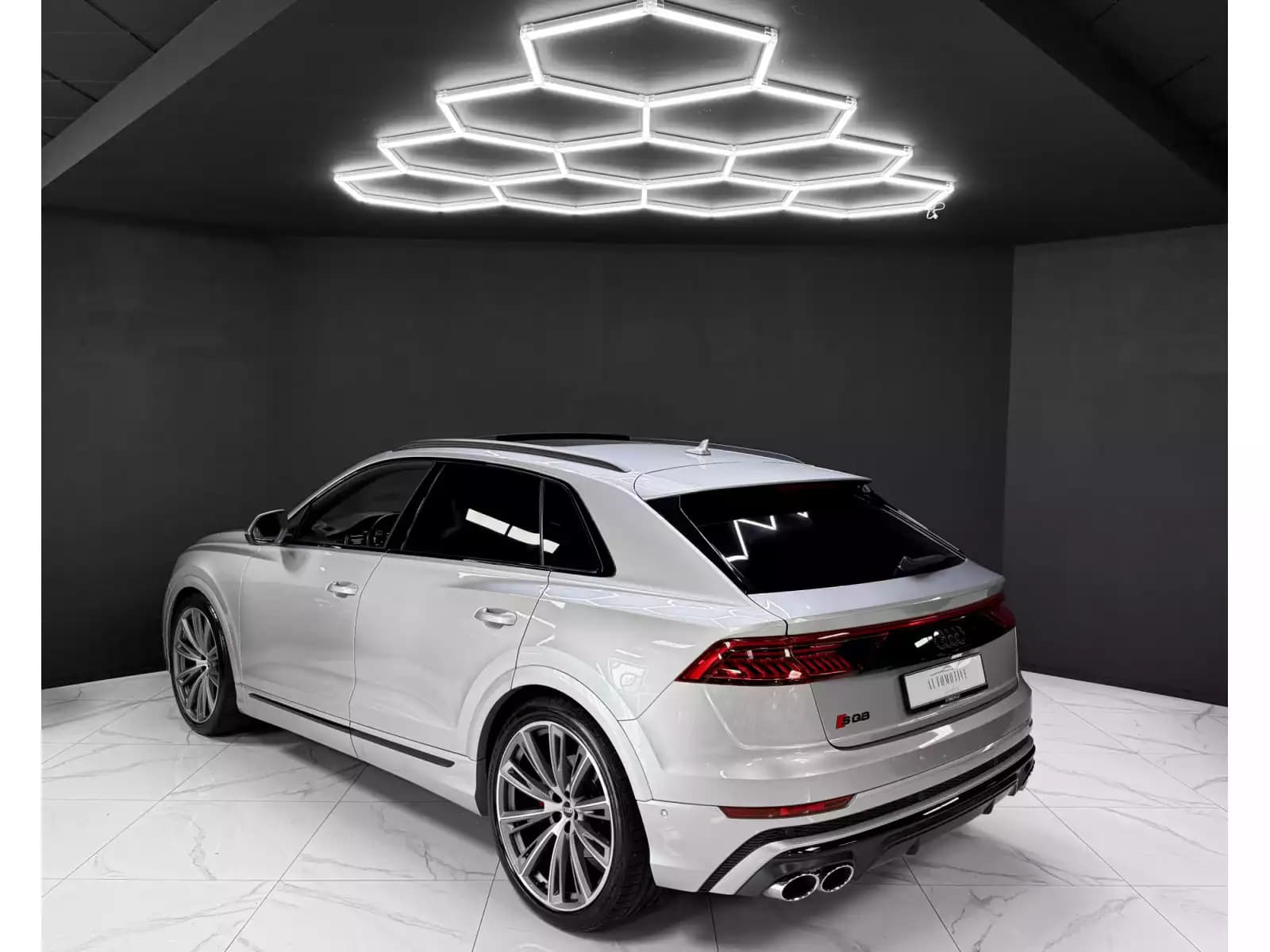 Audi SQ8 4.0 TFSI / REAR-AXLE / B&O / PANO / HEAD-UP / - Photo 1
