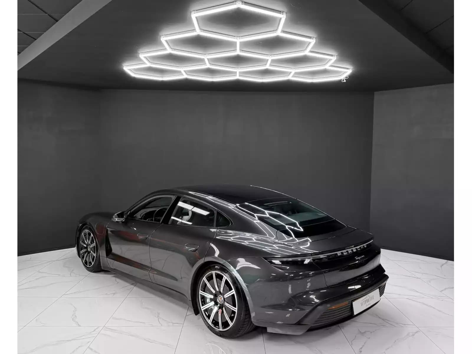 Porsche Taycan PERFORMANCE / PPF / APPROVED / 5-SEATS / BOSE - Photo 1