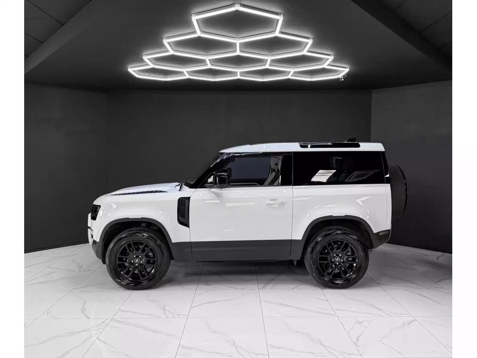 Land Rover Defender 90 D200 S WARRANTY 2030 - Photo 1