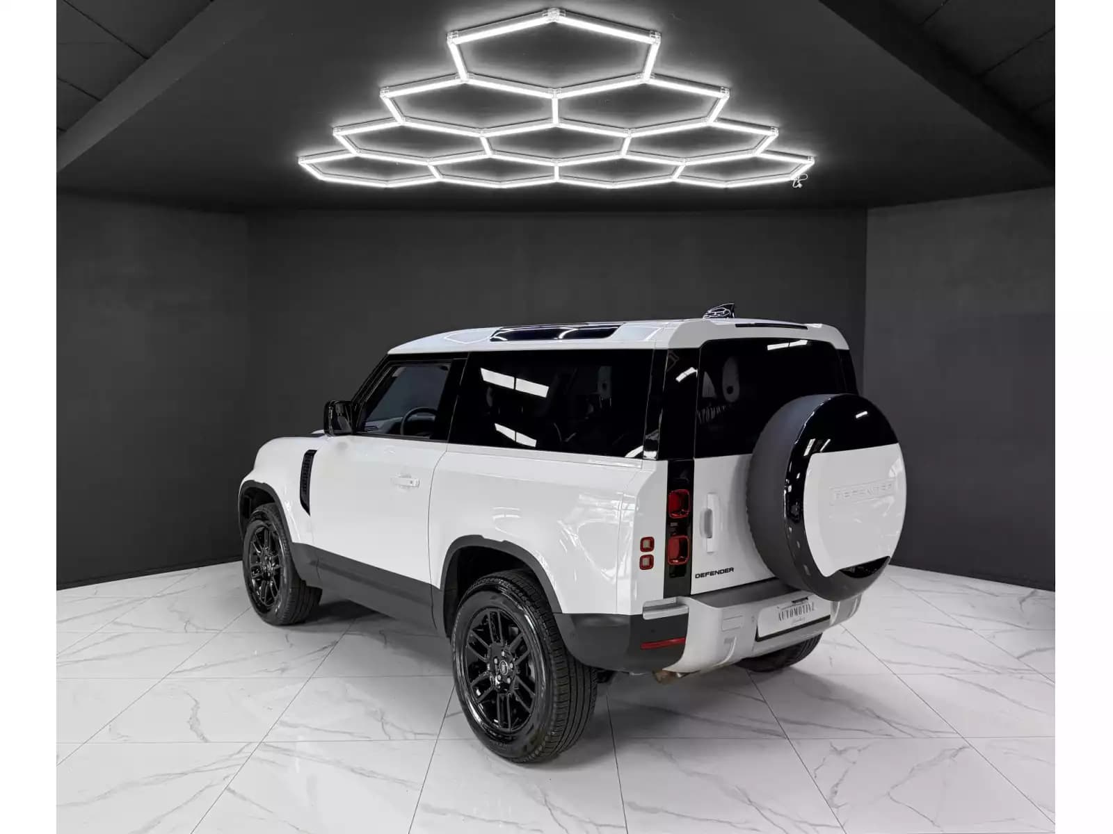 Land Rover Defender 90 D200 S WARRANTY 2030 - Photo 1
