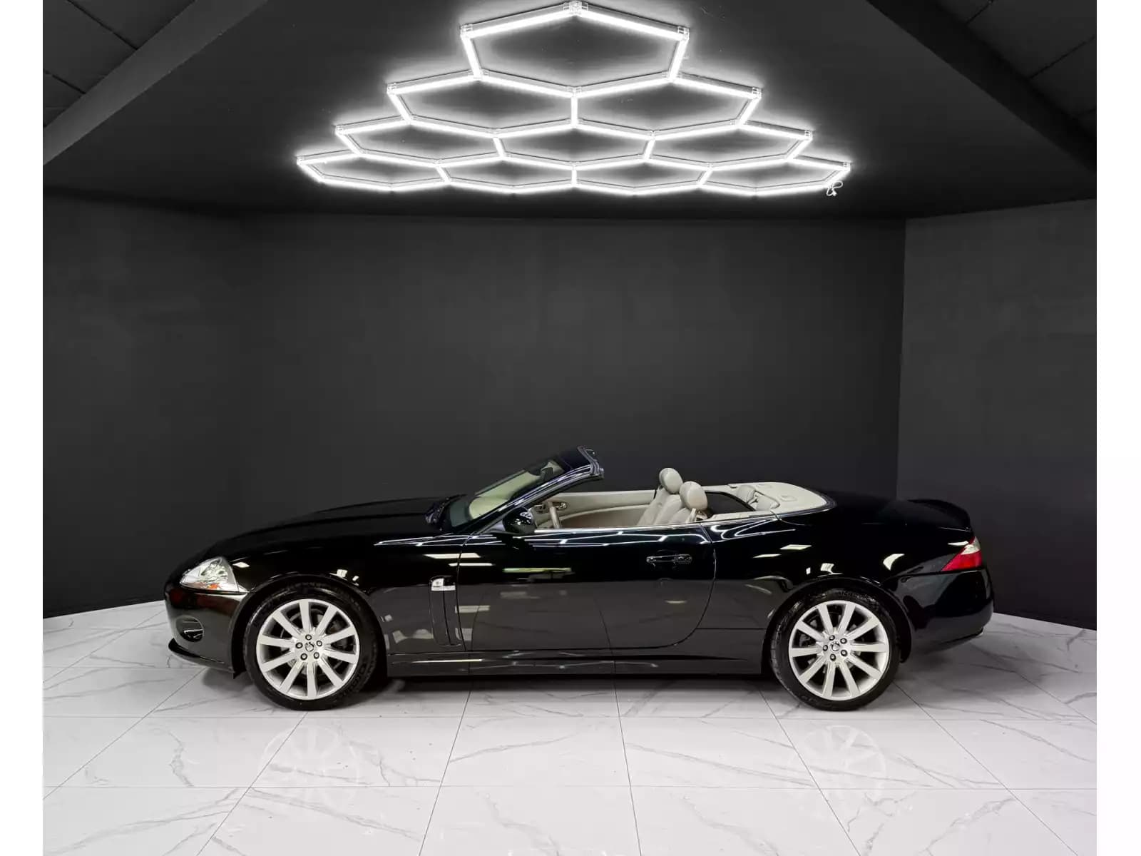 Jaguar XK 3.5 V8 Convertible - Photo 1