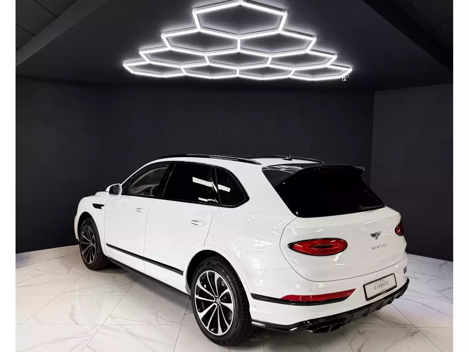 Bentley Bentayga 4.0 V8 S CARBON - Photo 1