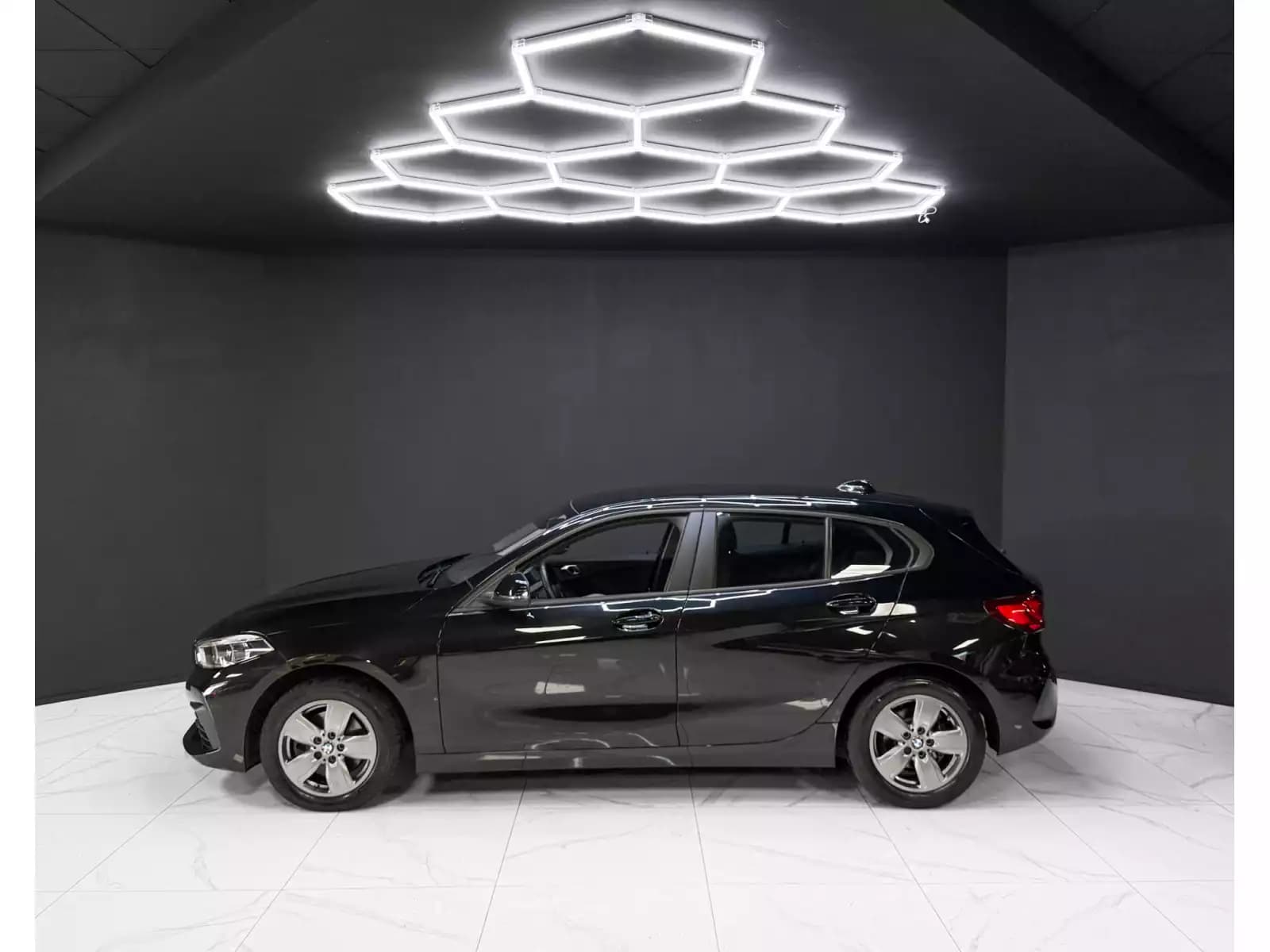 BMW 116 D / Business / CarPlay / 1. Hand - Photo 1