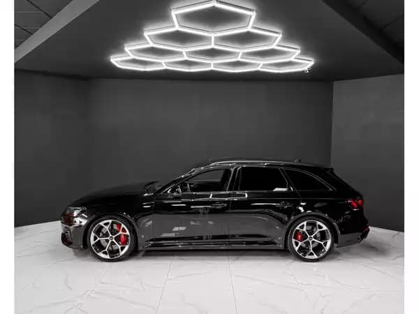 Audi RS4 COMPETITION - Photo 2
