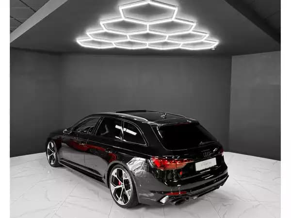 Audi RS4 COMPETITION - Photo 2