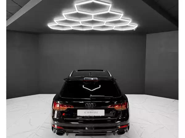 Audi RS4 COMPETITION - Photo 3