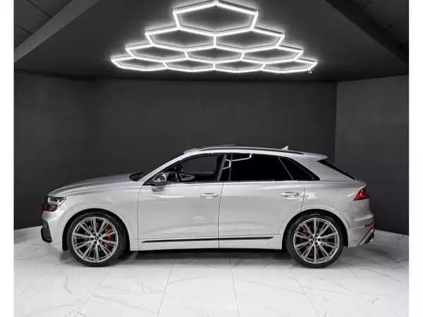 Audi SQ8 4.0 TFSI / REAR-AXLE / B&O / PANO / HEAD-UP / - Photo 2
