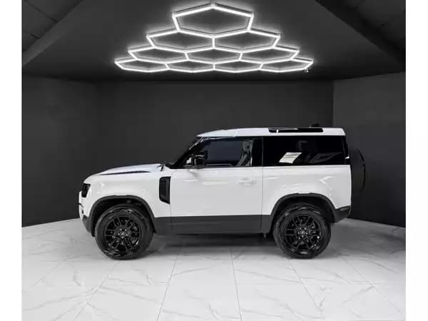 Land Rover Defender 90 D200 S WARRANTY 2030 - Photo 2