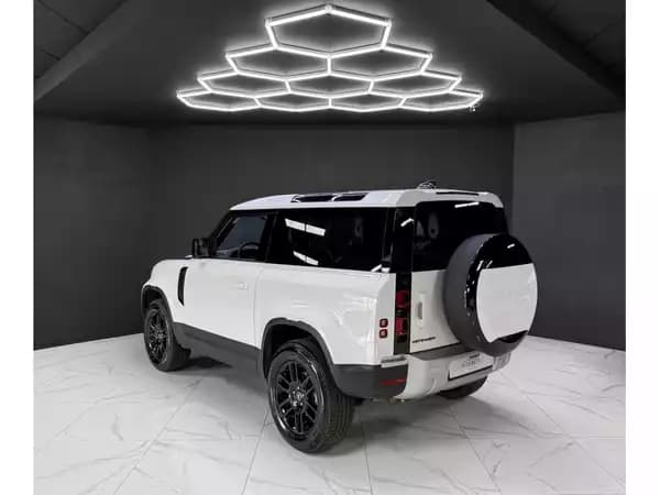Land Rover Defender 90 D200 S WARRANTY 2030 - Photo 2