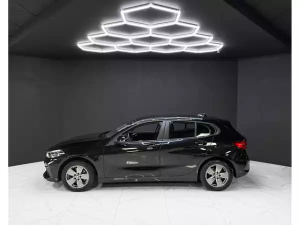 BMW 116 D / Business / CarPlay / 1. Hand - Photo 2