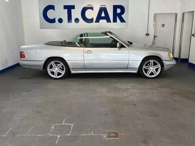 Mercedes-Benz E 320 AMG Line - Photo 1