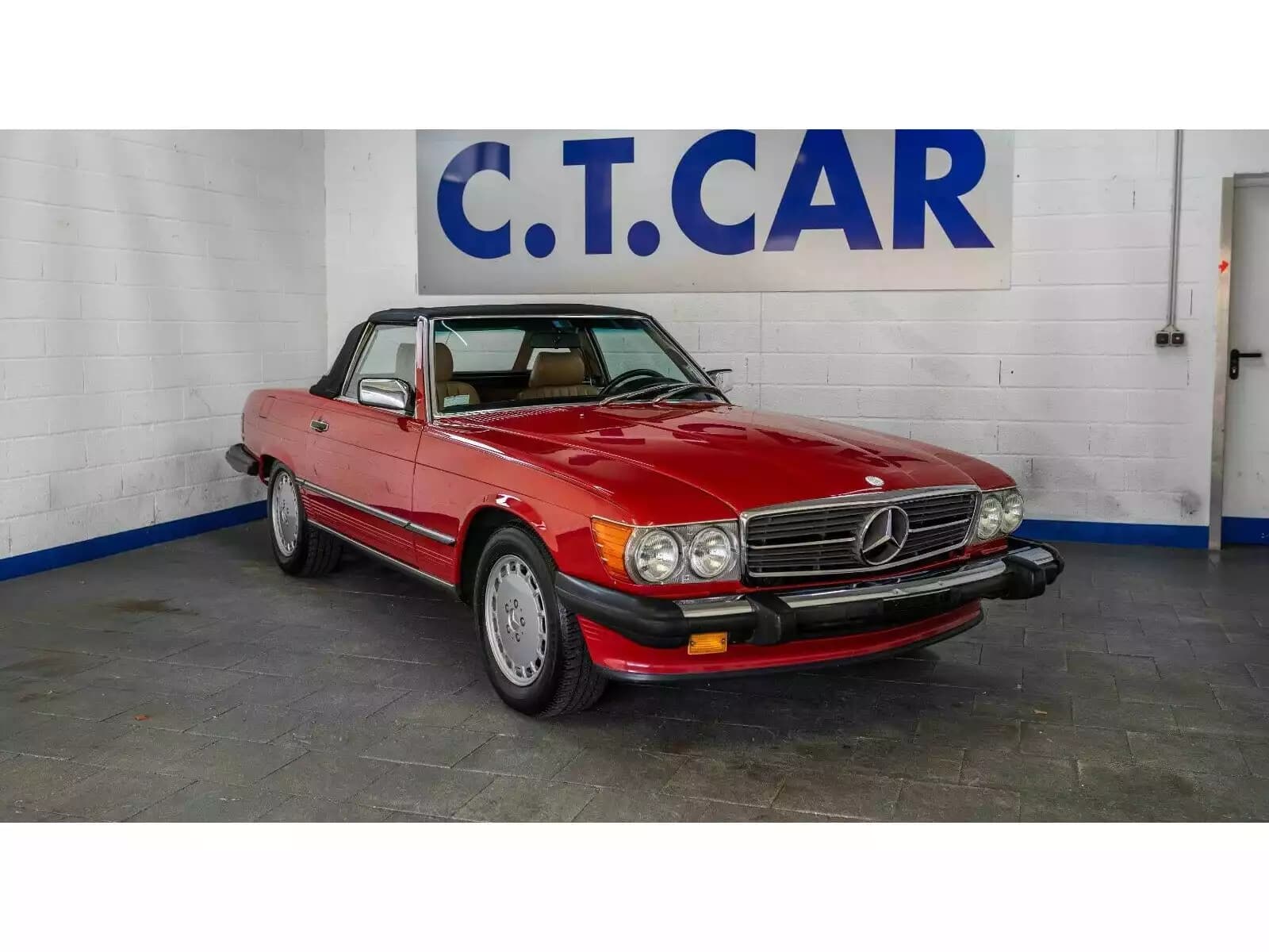 Mercedes-Benz SL 560 R107 - Photo 1