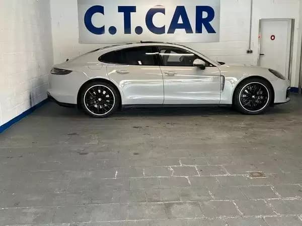 Porsche Panamera 4 E-Hybrid Platinum Edition - Photo 2