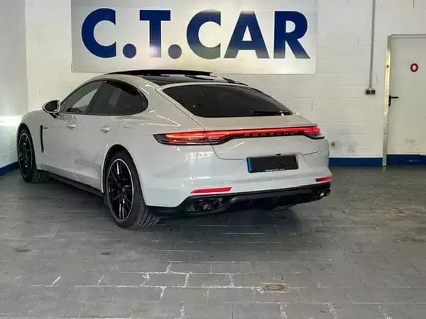Porsche Panamera 4 E-Hybrid Platinum Edition - Photo 2