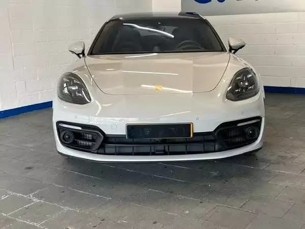 Porsche Panamera 4 E-Hybrid Platinum Edition - Photo 3