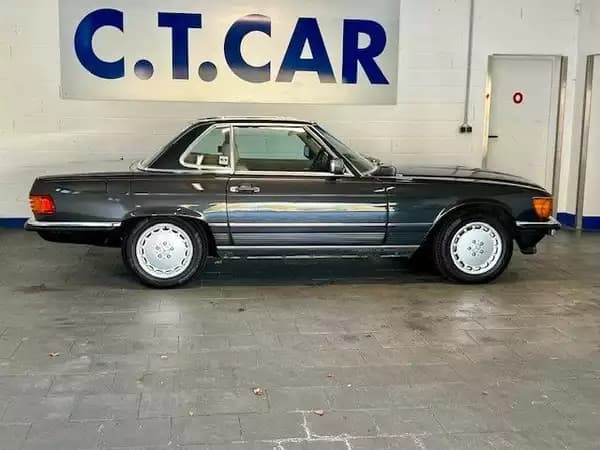 Mercedes-Benz SL 560 CABRIOLET - Photo 2